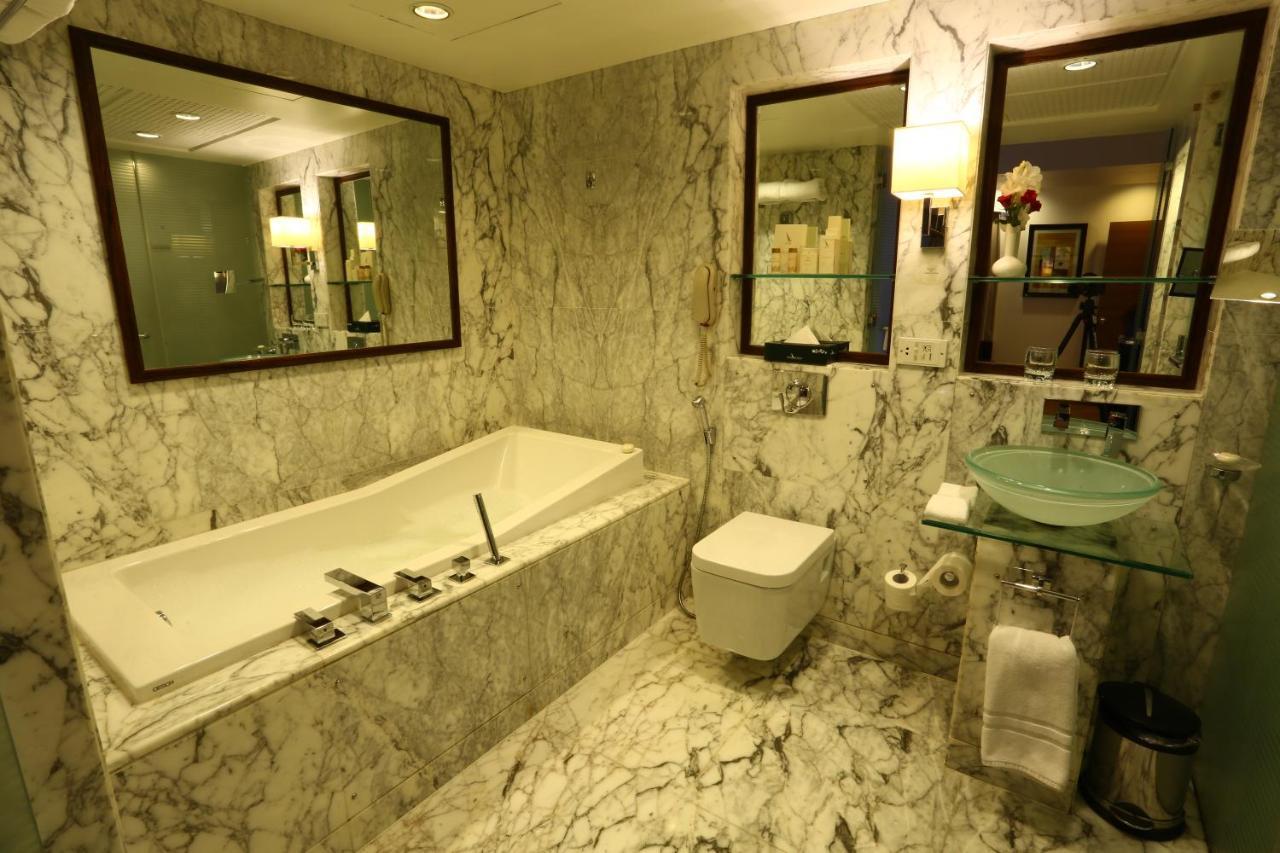 Avari Towers Carachi Exterior foto Bathroom