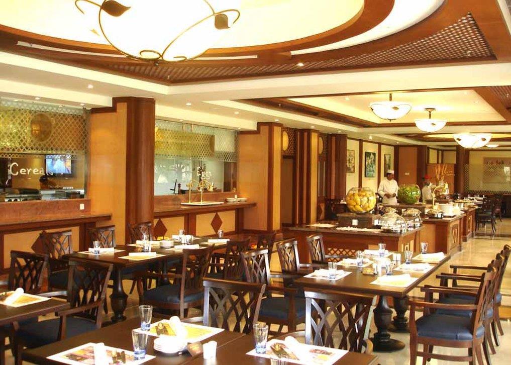 Avari Towers Carachi Restaurante foto The interior of a restaurant in India