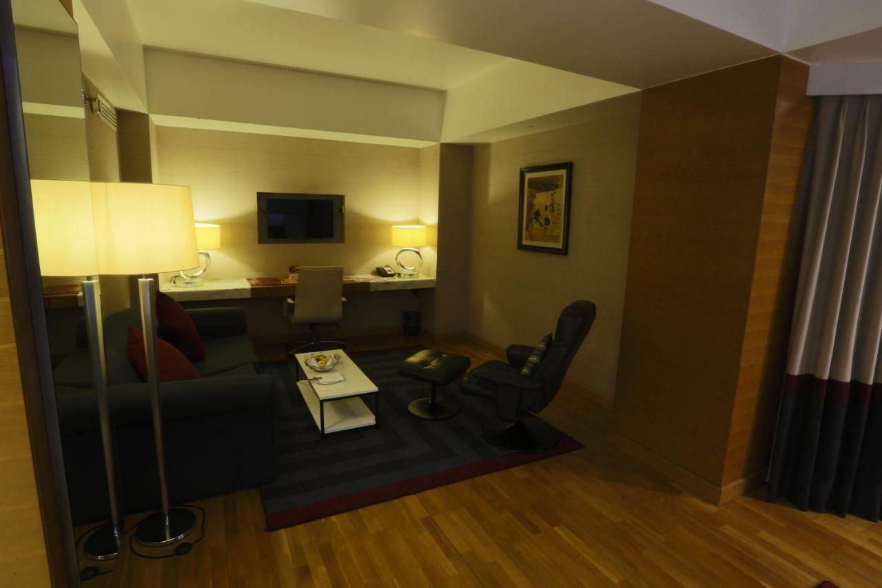 Avari Towers Carachi Exterior foto A suite at the hotel