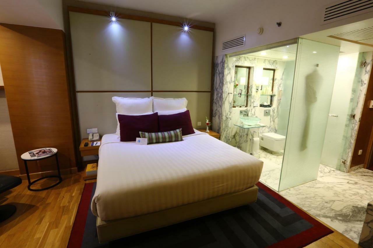 Avari Towers Carachi Exterior foto A room at the hotel